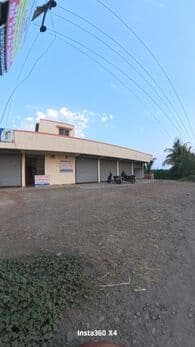 8 shop + 5000 sqft plot Apartment — Theur,pune (For sale)
